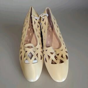 New Women's AGL Leather Lasercut Beige Neutral Modern Ballet Shoes Sz 40